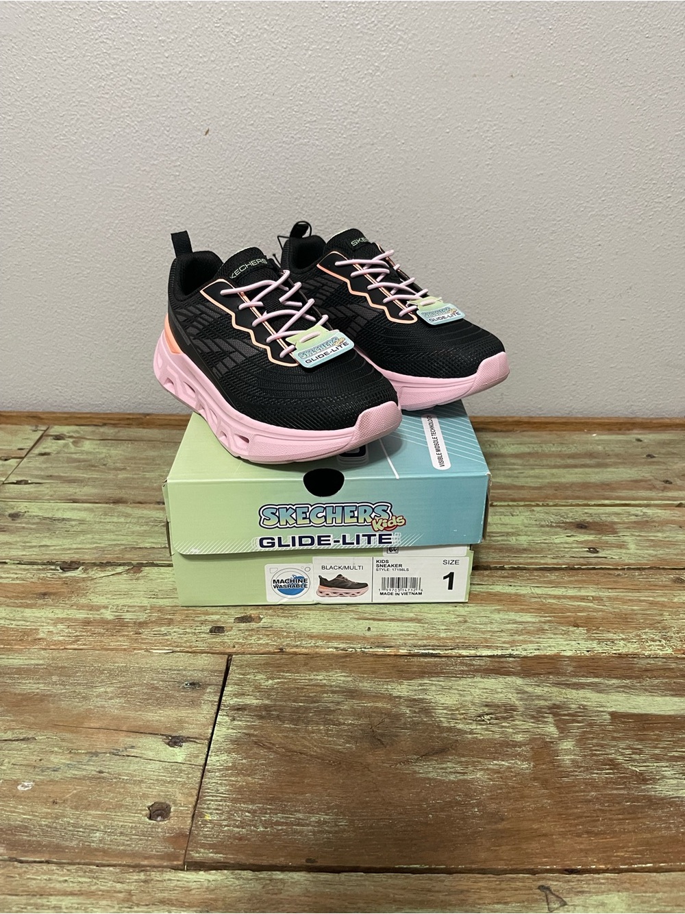 Skechers Kids Glide Lite Fashion Sneakers Black Multi NIB Girls Size 1